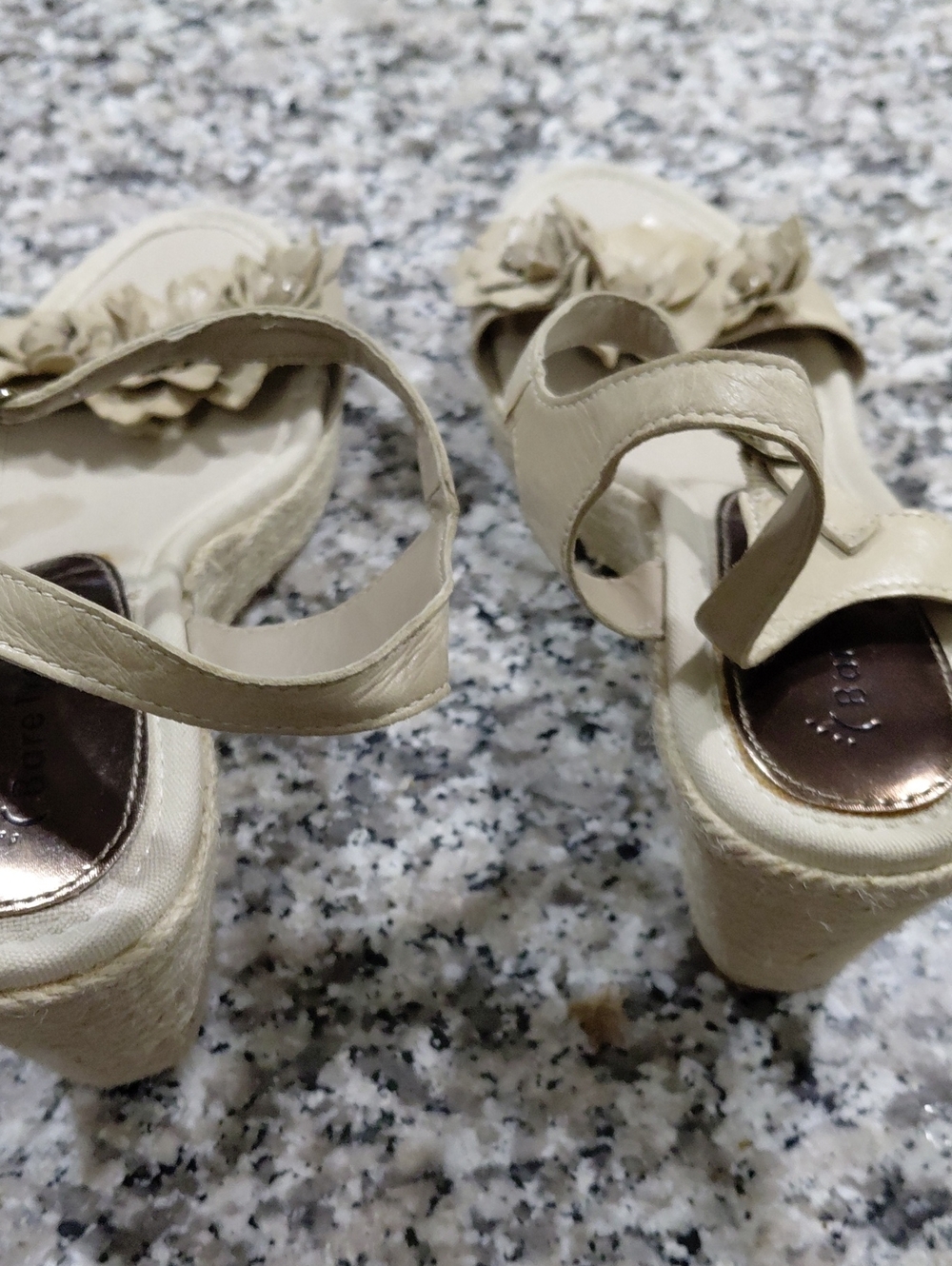 BareTraps Women's Platform Sandals Beige Cream Size 9M